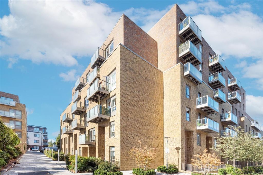 Property photo 1 of 16