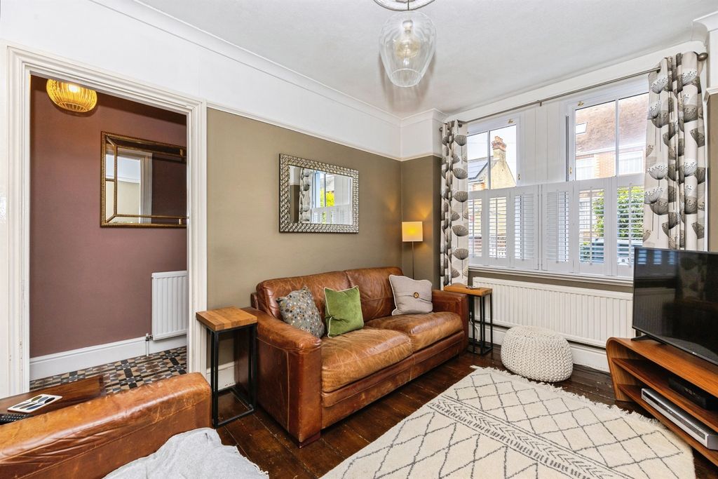 Property photo 3 of 17