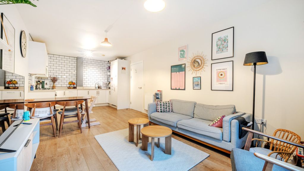 Property photo 3 of 19