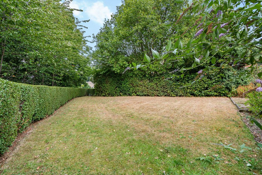 Property photo 3 of 20