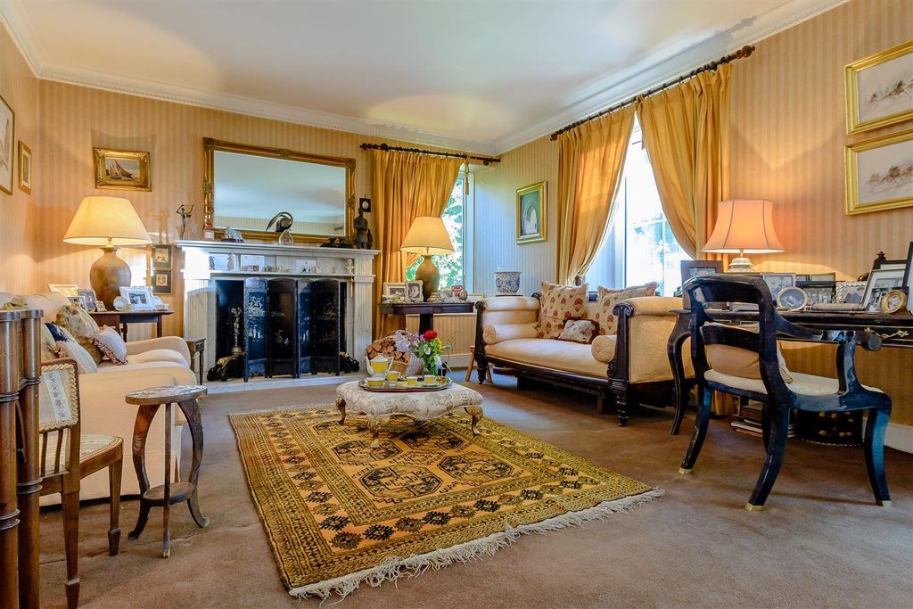 Property photo 3 of 23 Drawing Room