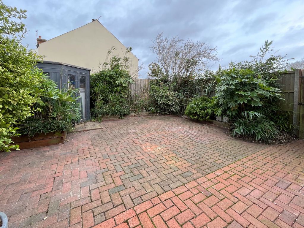 Property photo 1 of 2