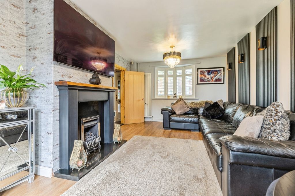Property photo 3 of 18 Pbox-Img.Jpg