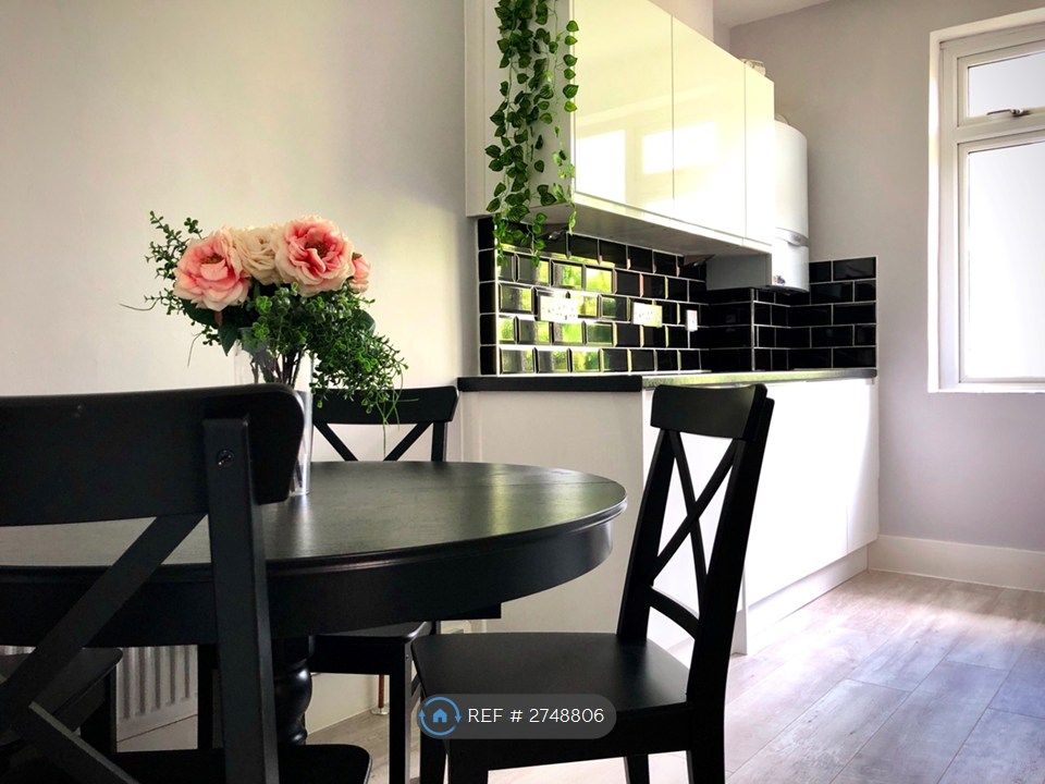 Property photo 2 of 17 Kitchen