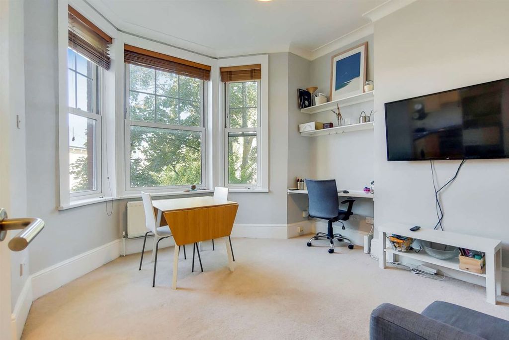 Property photo 3 of 7