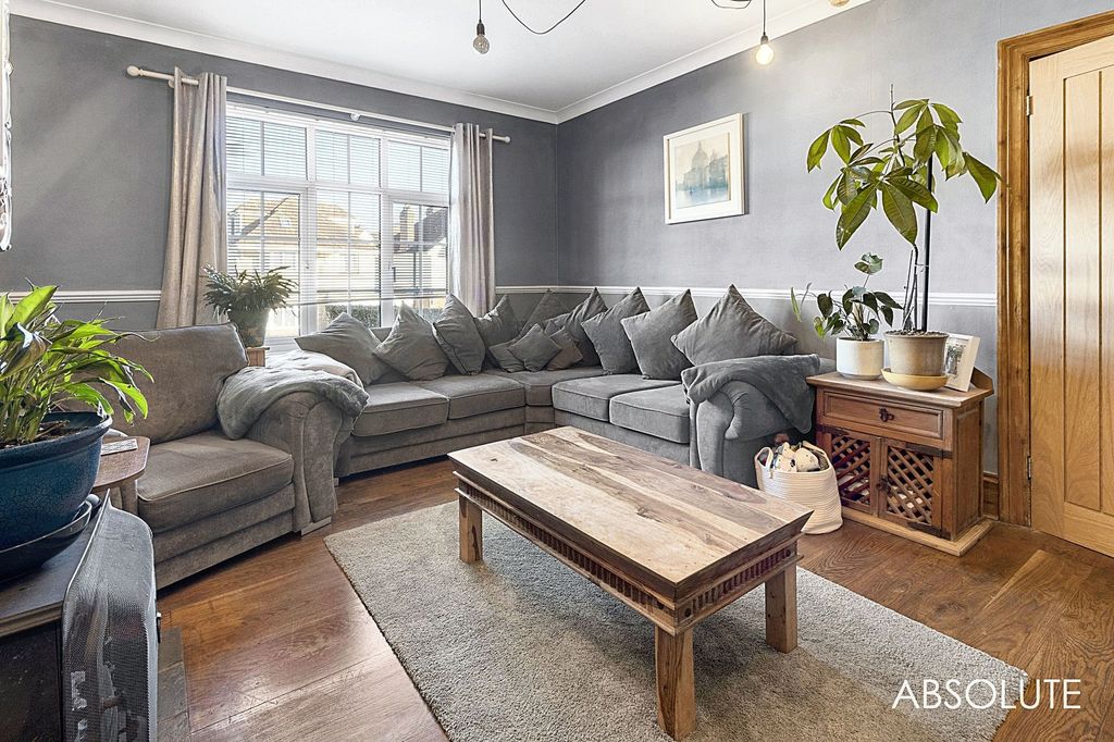 Property photo 3 of 25