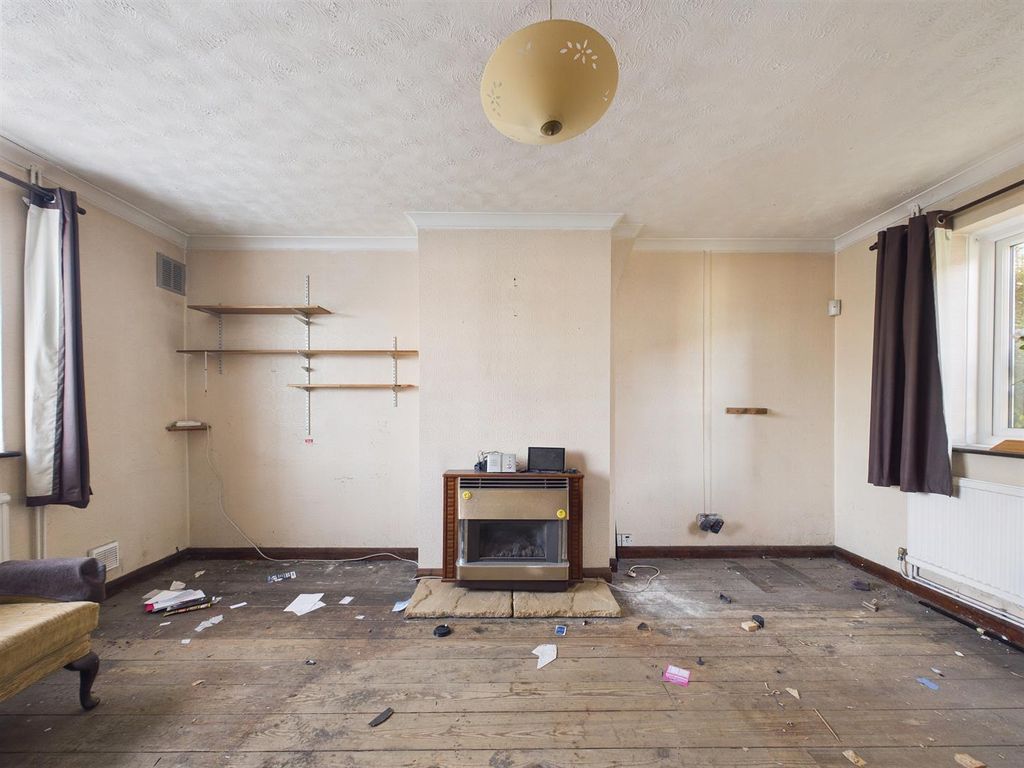 Property photo 2 of 10 2 - 3 Bedroom Semi-Detached House.Jpg
