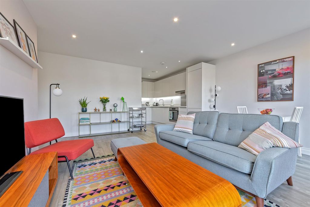Property photo 2 of 17 9Veronacourt-30.Jpg