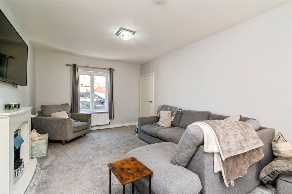Property photo 3 of 17