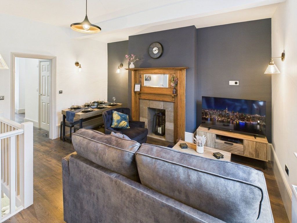 Property photo 1 of 6 3 Bed Flat To Rent Holmshaw Cl, London Se26 4th