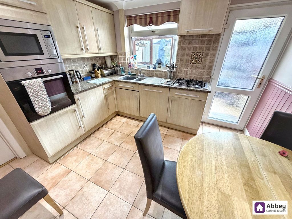 Property photo 3 of 12 Kitchen