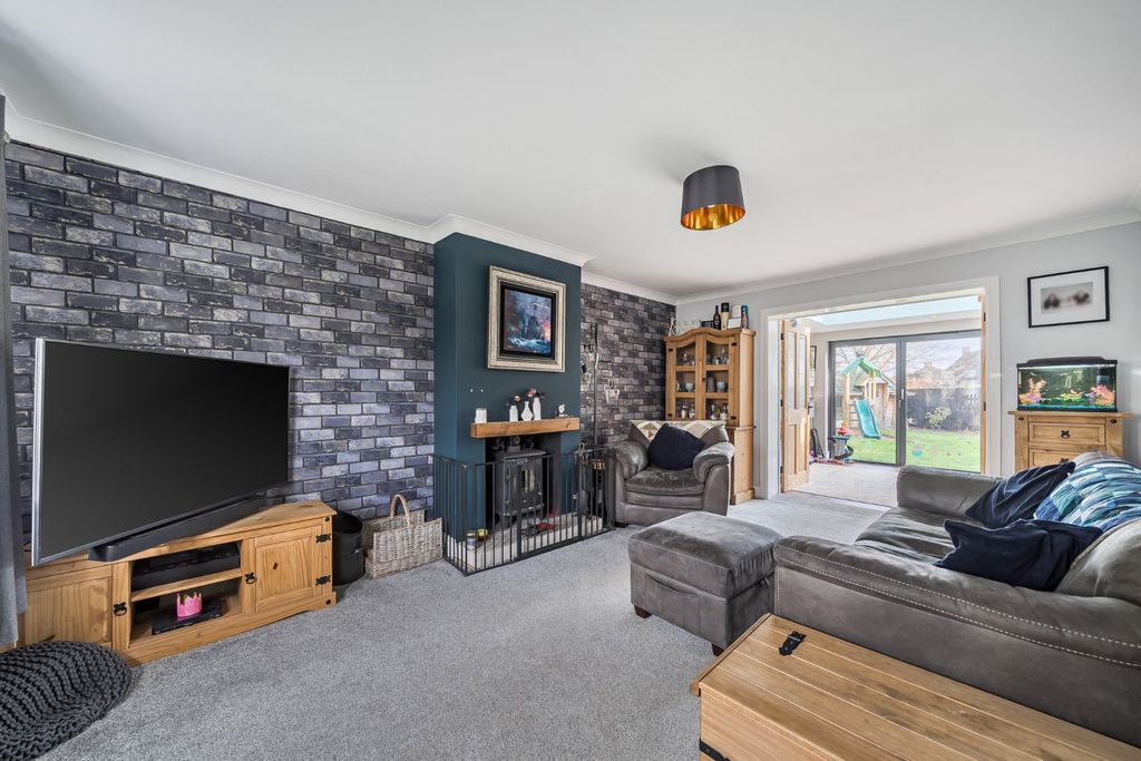 Property photo 2 of 23 Living Room