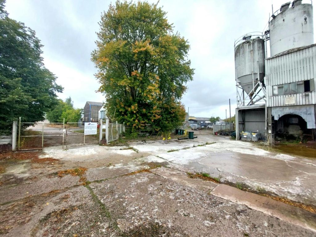 Property photo 2 of 7 Cemex Stafford Rmx  2 Bright.Jpg