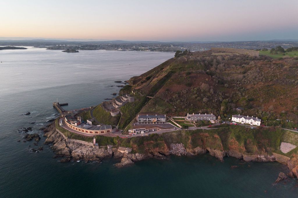 Property photo 1 of 16 Fort Bovisand