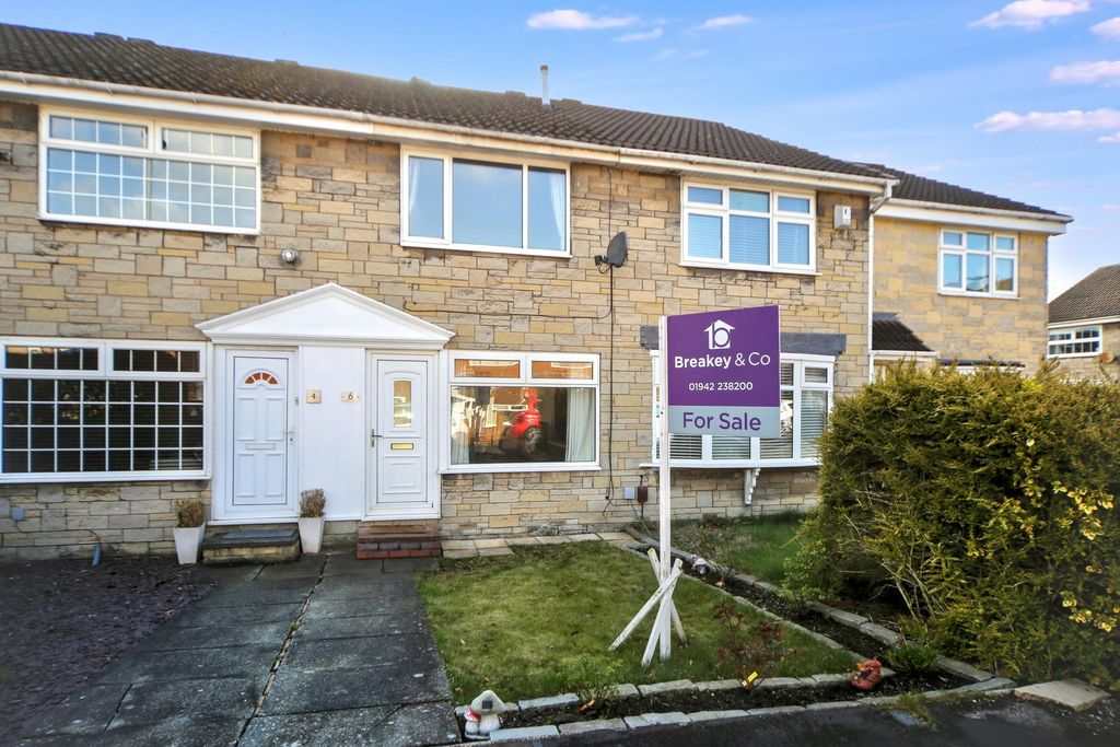 Property photo 1 of 17