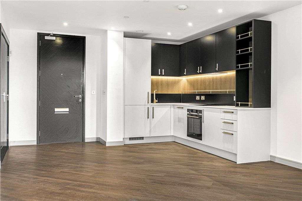 Property photo 3 of 13 Kitchen