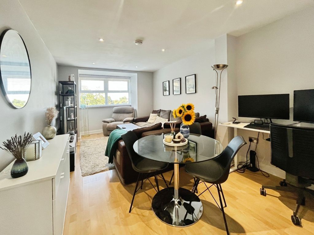 Property photo 2 of 7 Pbox-Img.Jpg
