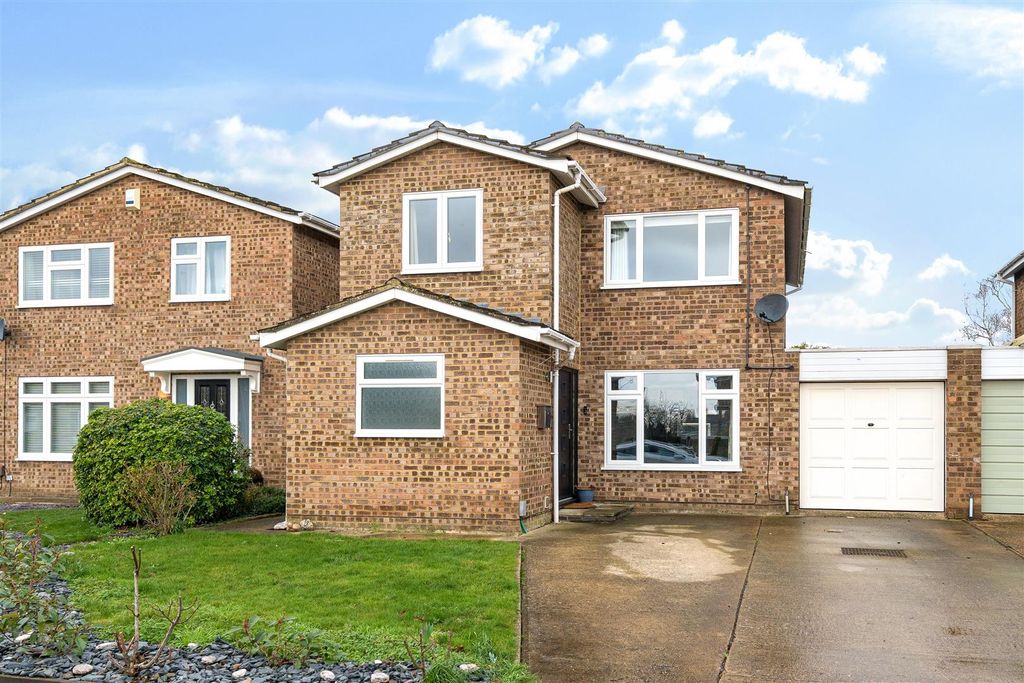 Property photo 1 of 18 1395630-16-695E3F222037c.Jpg