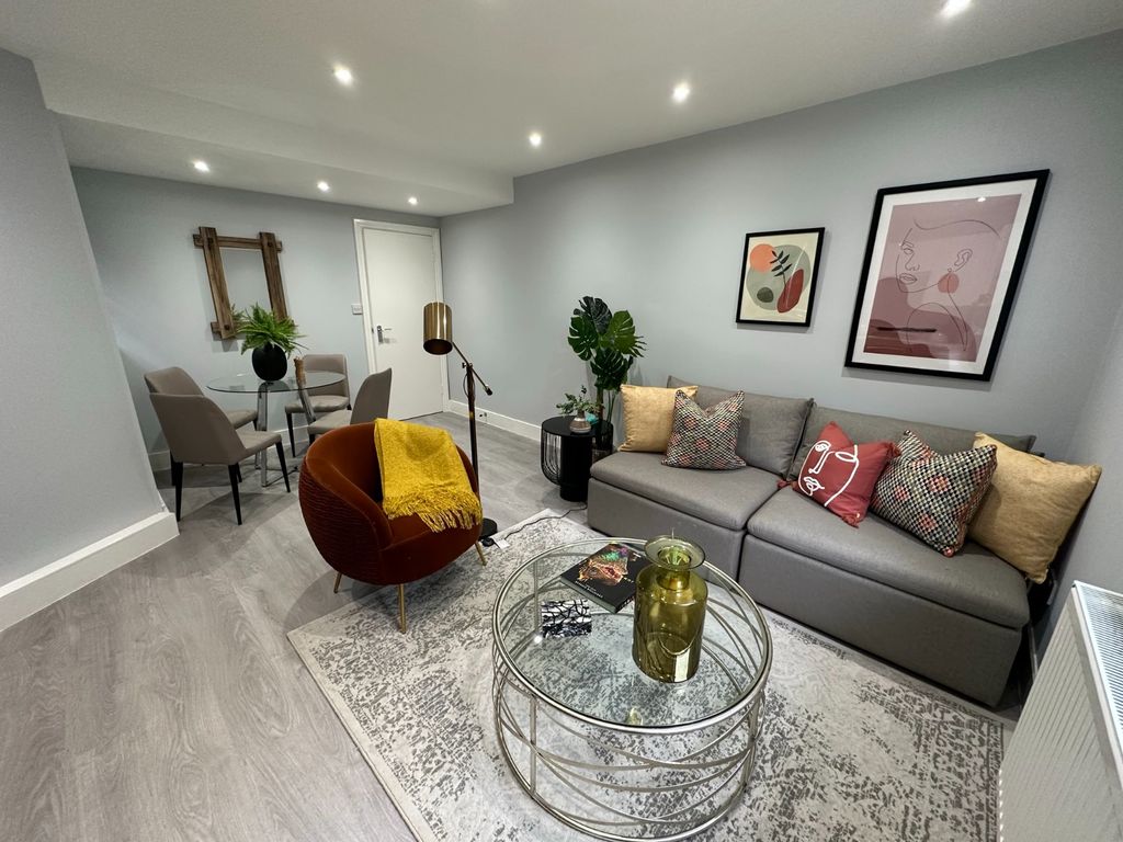 Property photo 3 of 13 Photo 2