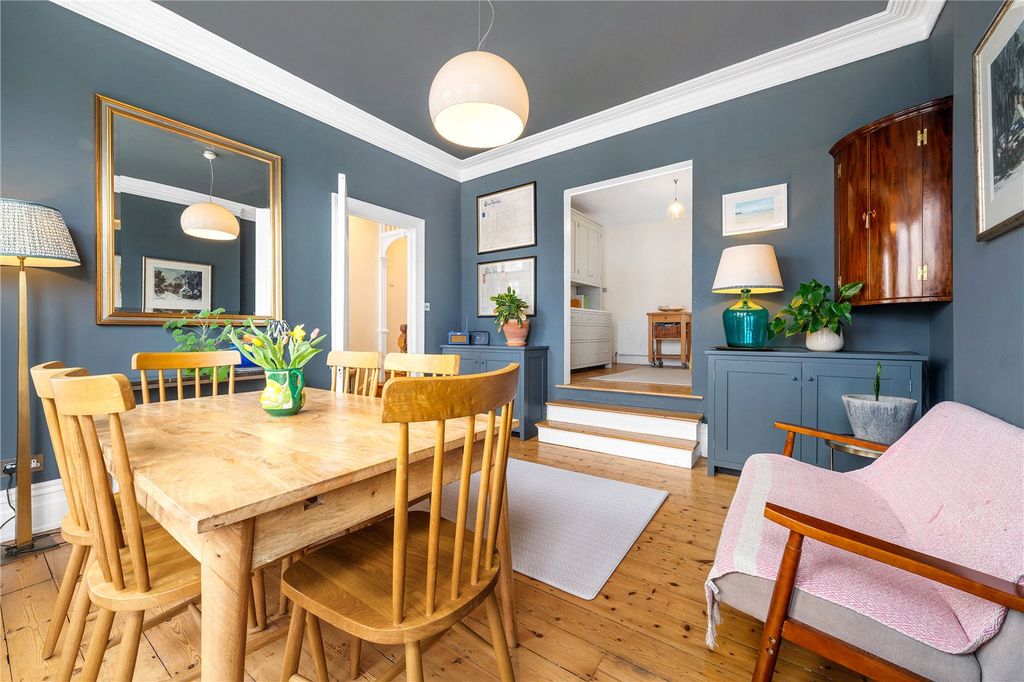 Property photo 3 of 31 Dining Room