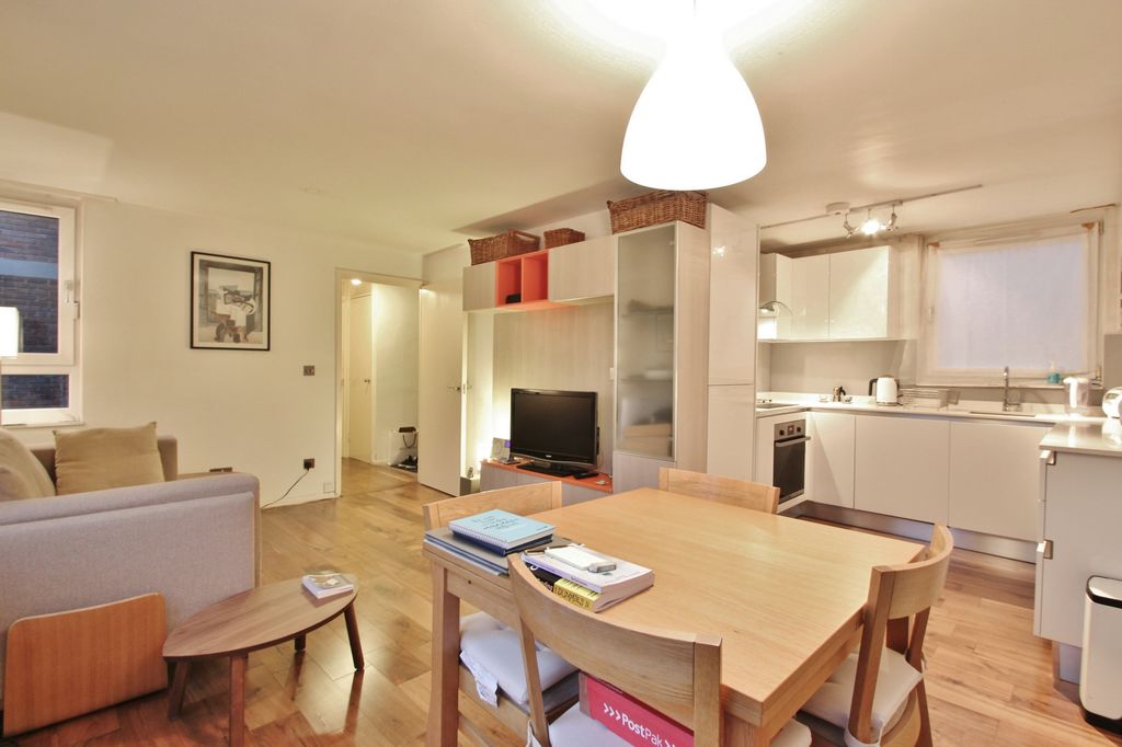 Property photo 3 of 13 Photo 8