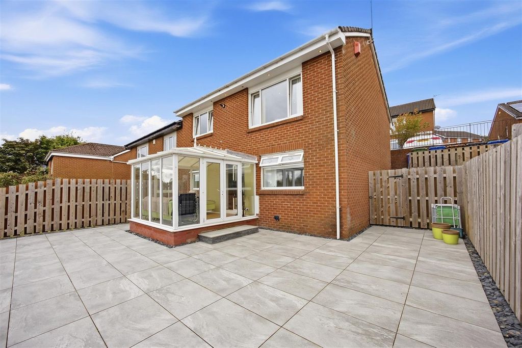 Property photo 1 of 24 07-64_Lochview_Crescent_Glasgow_007.Jpg