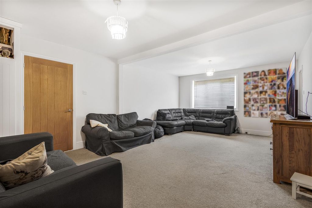 Property photo 3 of 25 Living Room