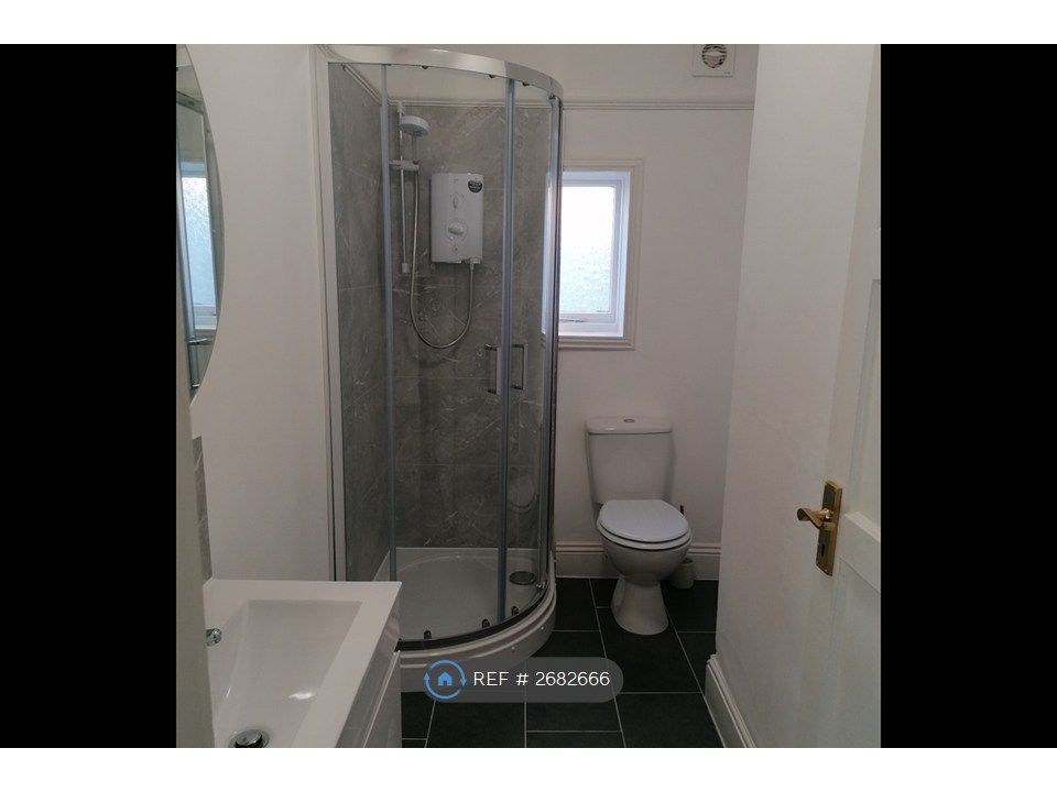 Property photo 3 of 4 Bathroom