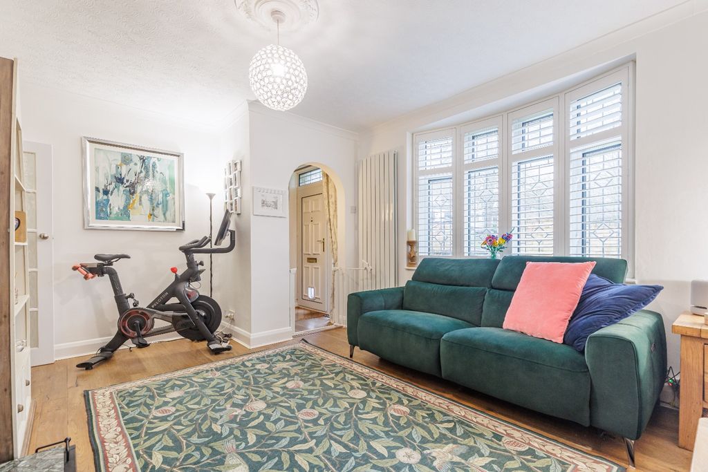 Property photo 3 of 17 4816992