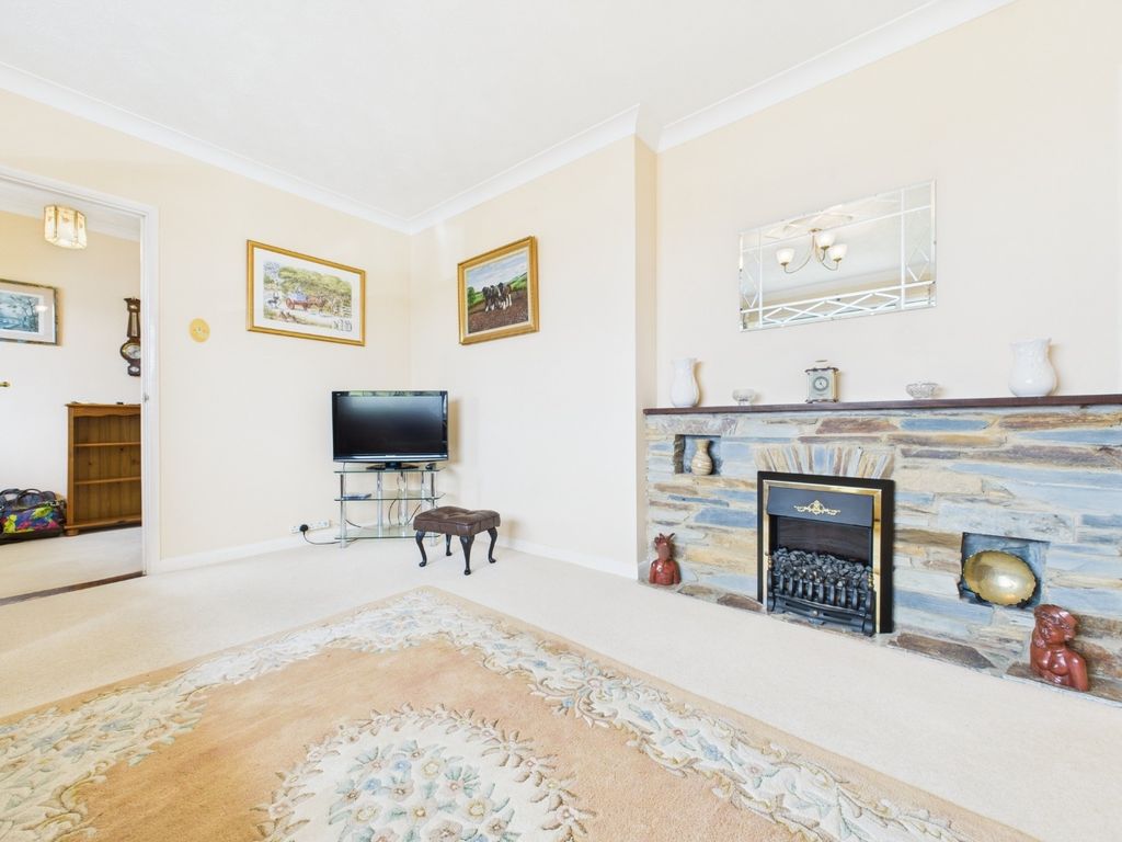 Property photo 3 of 15 3991649