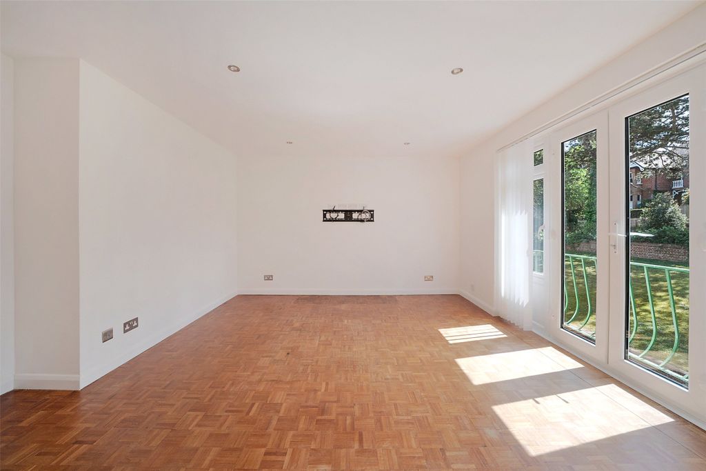 Property photo 3 of 15 Picture No. 22