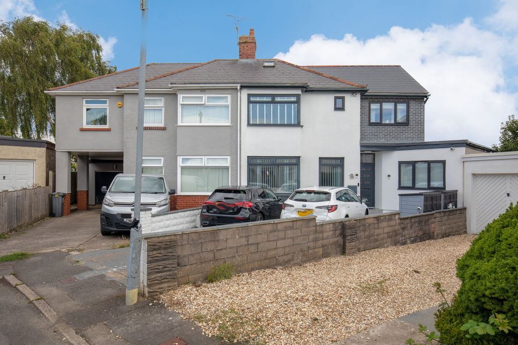 Property photo 1 of 32