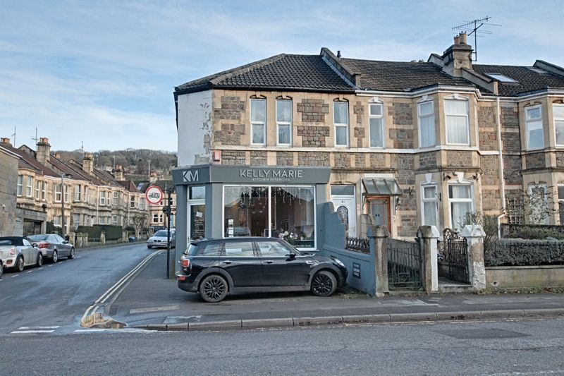 Property photo 1 of 6 Photo 6