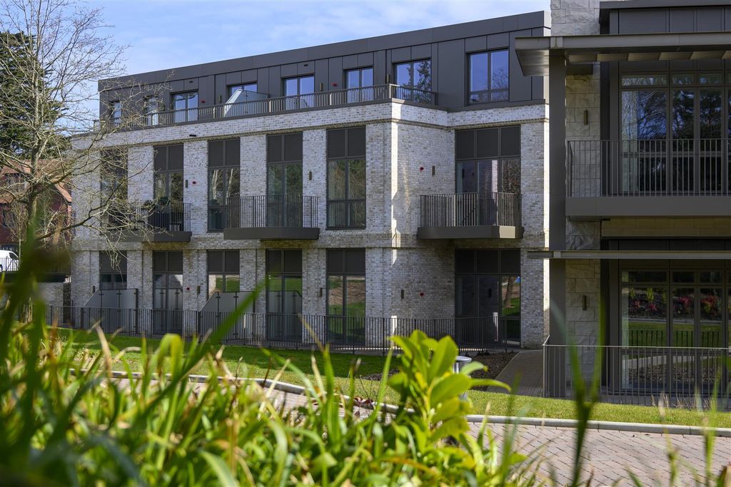 Property photo 1 of 15 Lrffgjrwm0Iqd9Ing7Ocwq.Jpeg