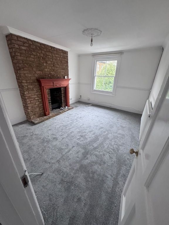 Property photo 1 of 4