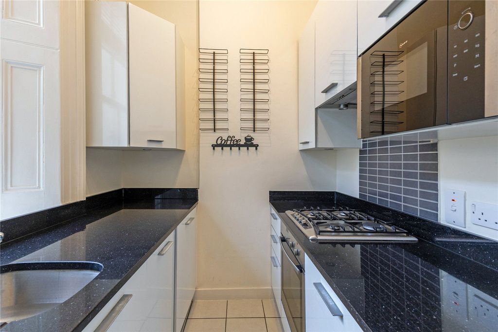 Property photo 3 of 11 Picture No. 27