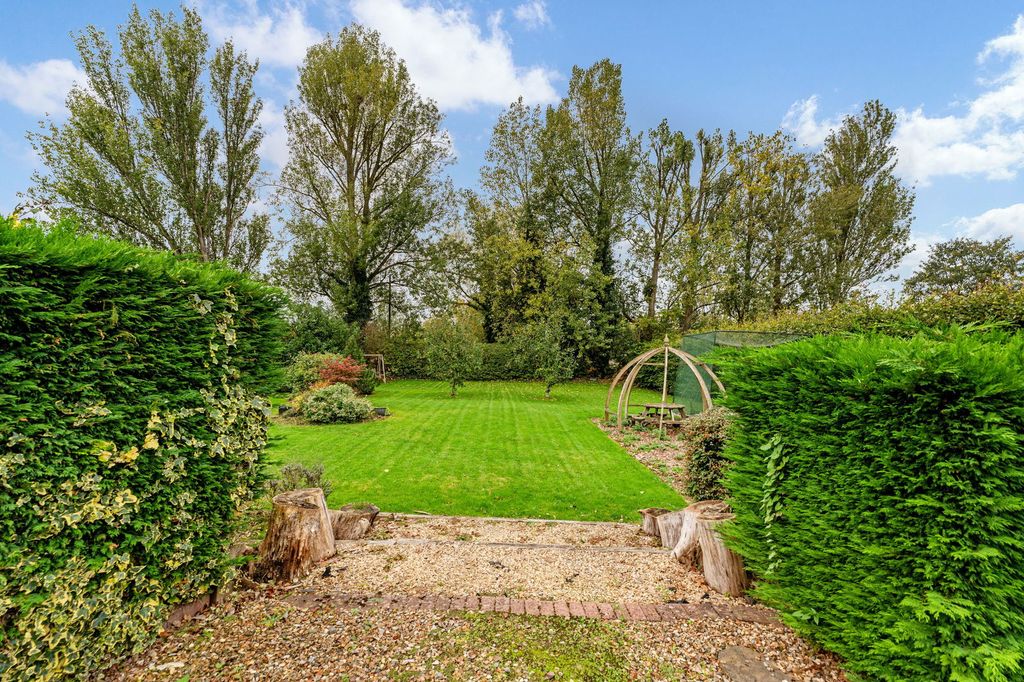 Property photo 2 of 44