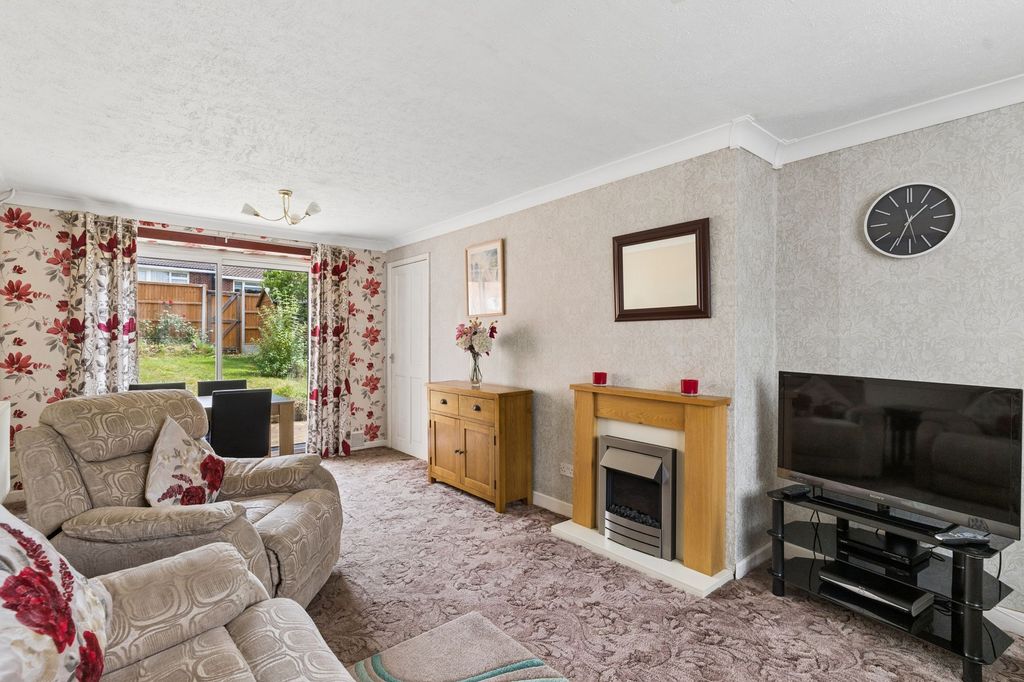 Property photo 3 of 17