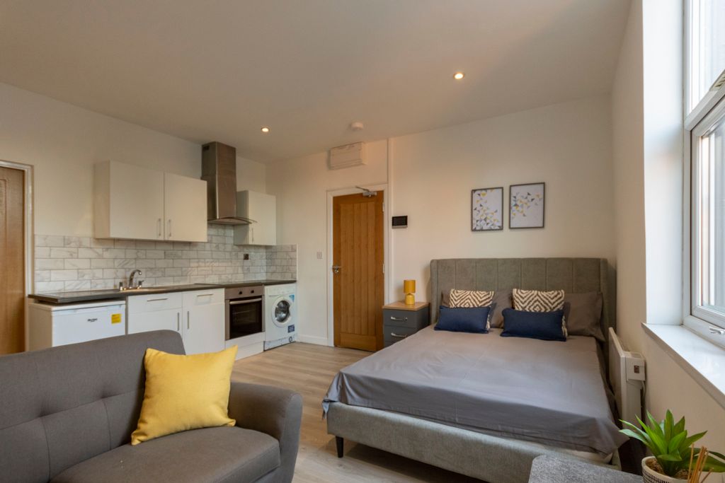 Property photo 3 of 7 Img_1329_1