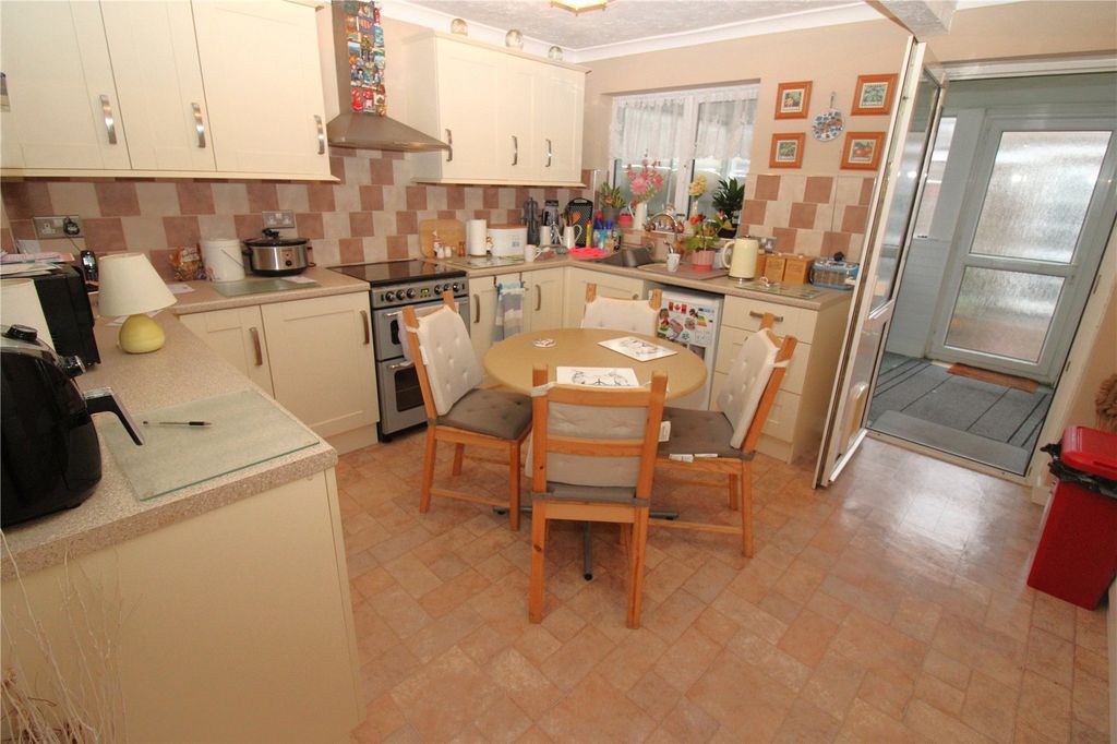 Property photo 2 of 19 Picture No. 14