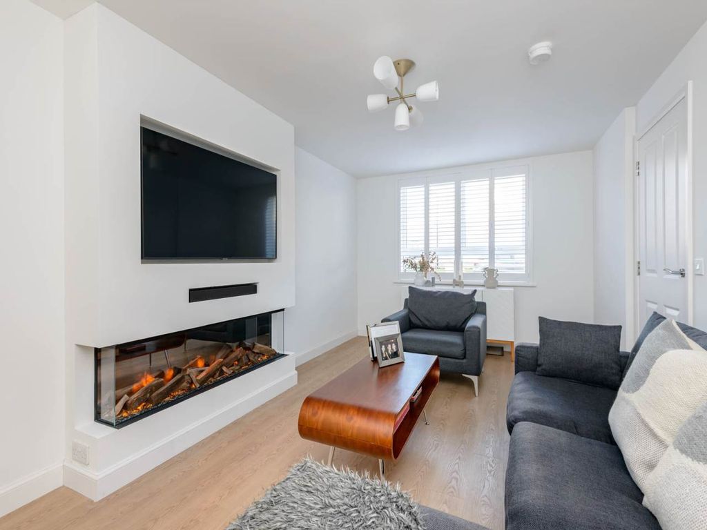 Property photo 2 of 20 72265_19-Macmathgait-006
