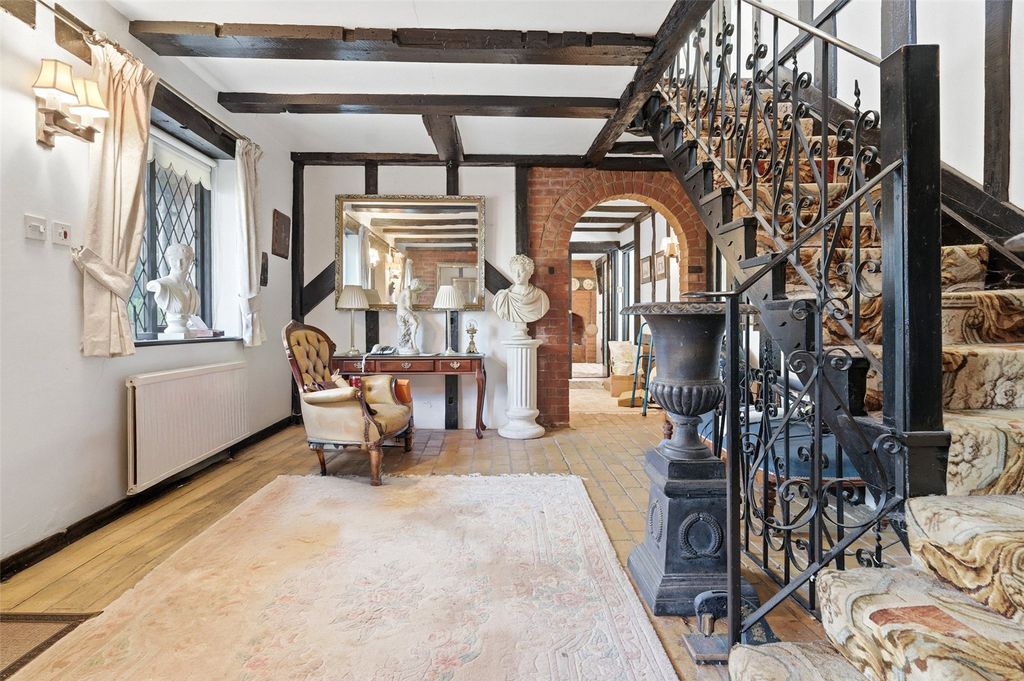 Property photo 3 of 12 Entrance Hall