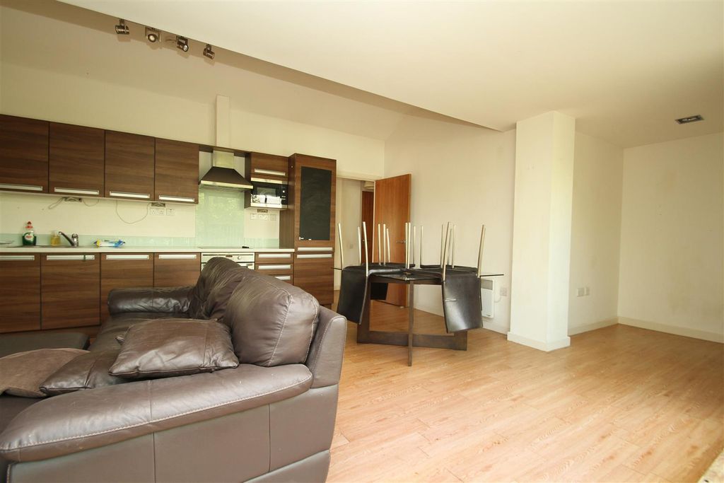 Property photo 3 of 8