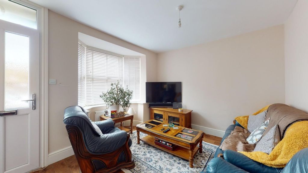 Property photo 3 of 9 Picture No. 04