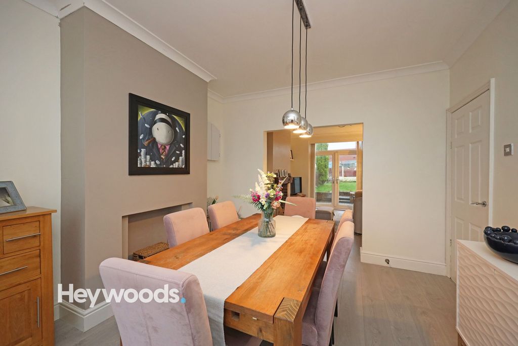 Property photo 3 of 36