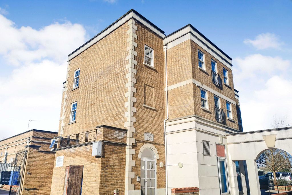 Property photo 1 of 11 15 Sandlewood Court, Barming, Maidstone, Kent, Me16 0Zg