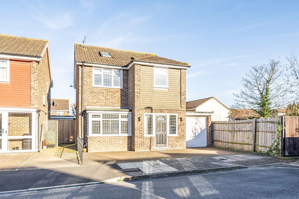 Property photo 1 of 21 External