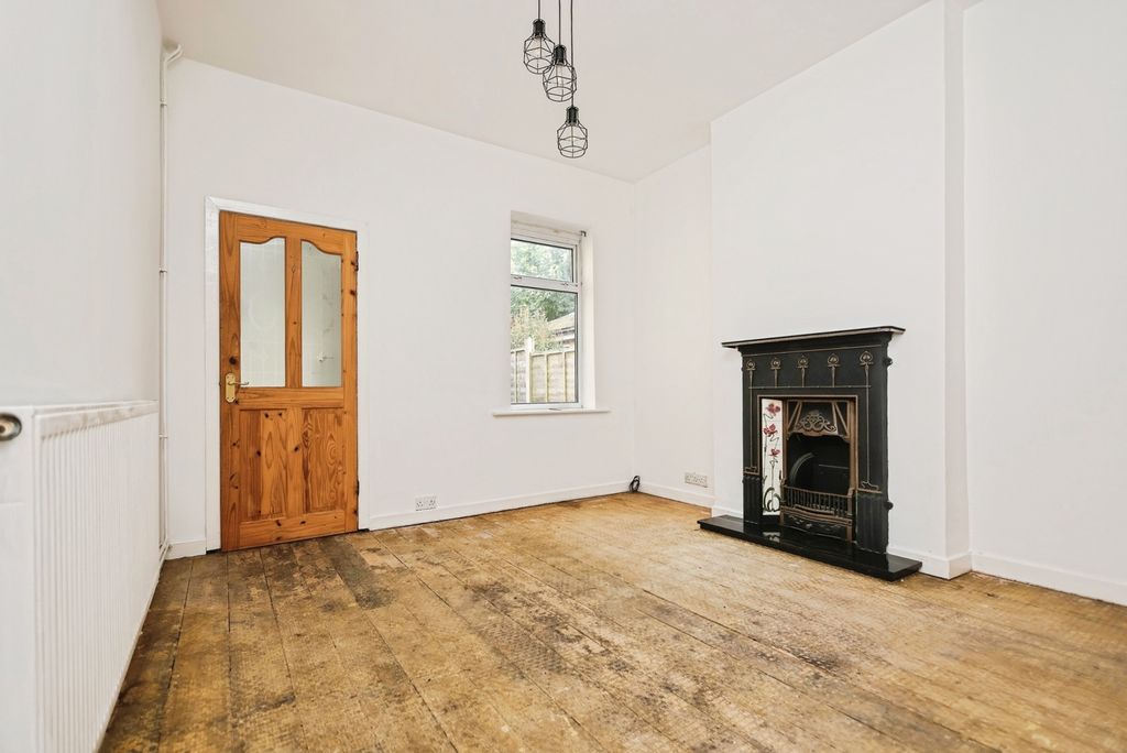 Property photo 3 of 13 Pbox-Img.Jpg