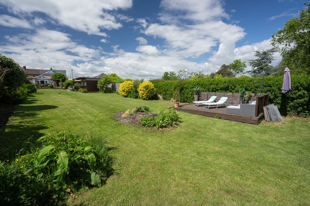 Property photo 2 of 50