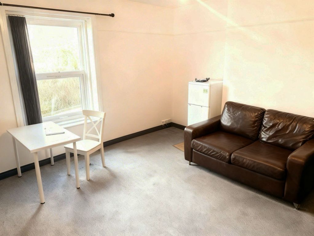 Property photo 1 of 4